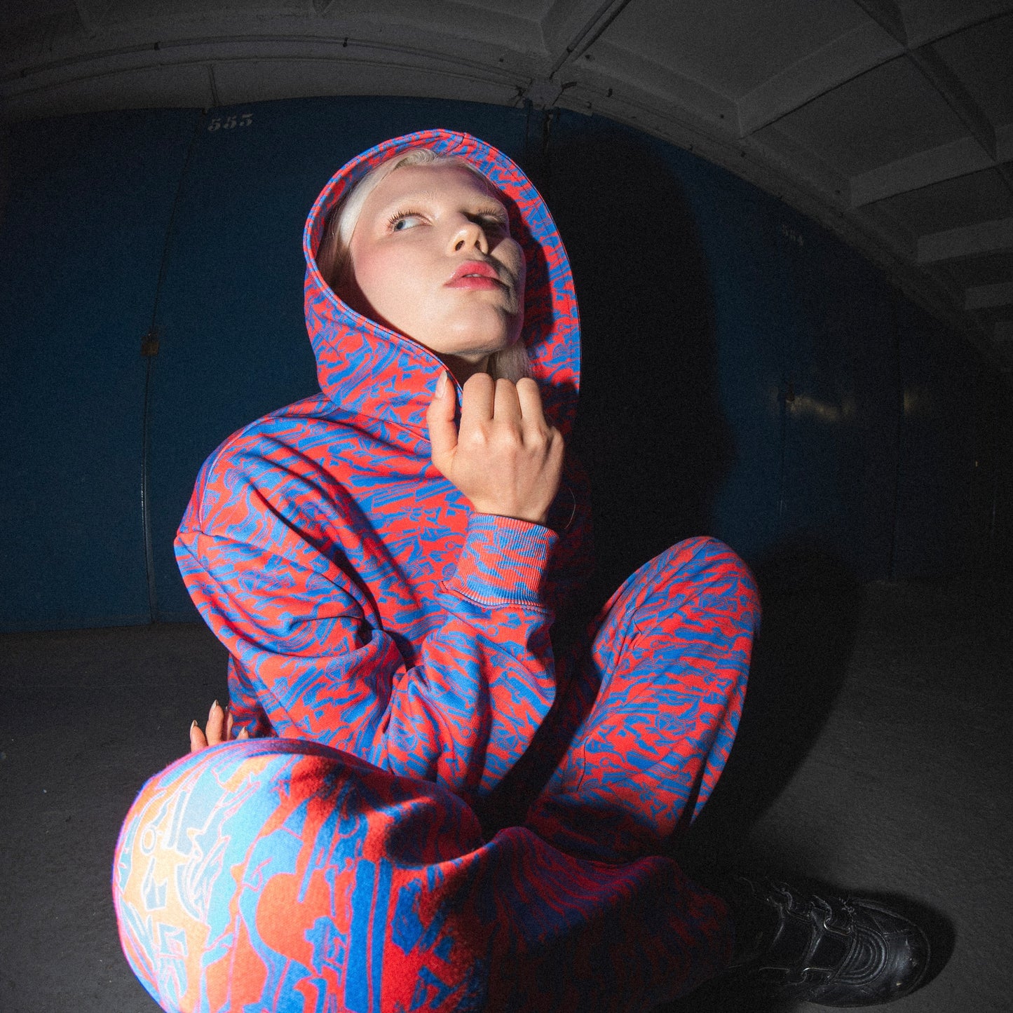 Sweatshirt imprimé à capuche MARS Casse rouge