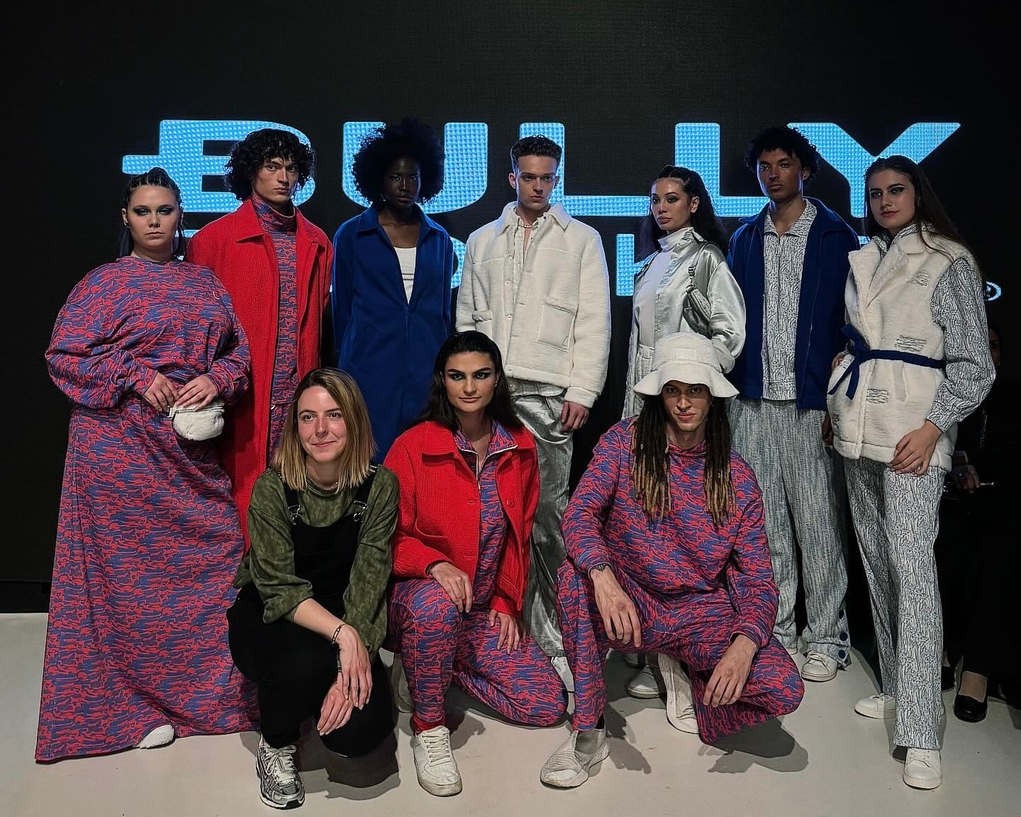 Charger la vidéo : lucewear-fashionshow-vanfashionweek-streetwear