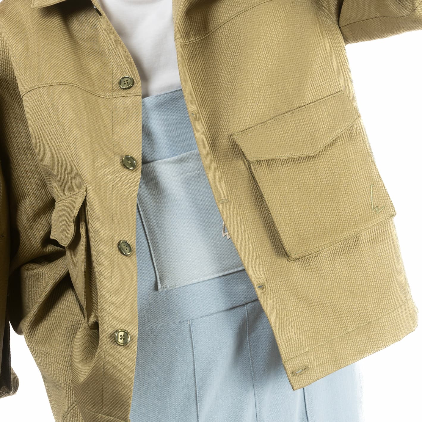Lucewear: femme et homme portant une veste mixte kaki